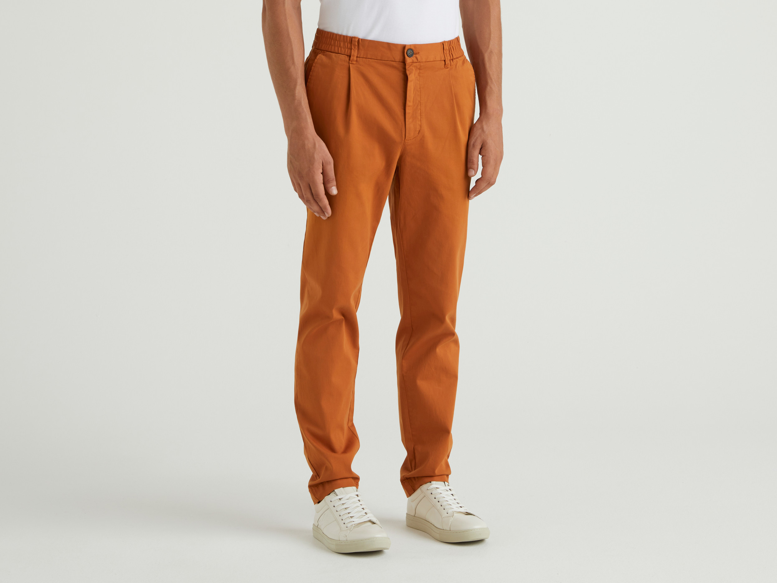 Benetton, Chino Coupe Carrot Extensible, taille 44, Camel, Homme