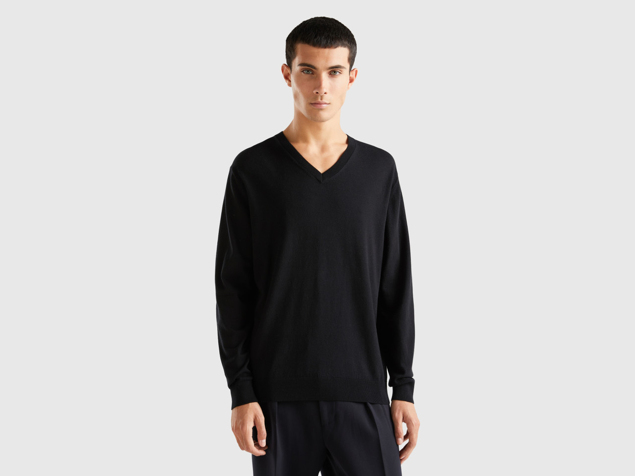 Black sweatshirt v on sale neck