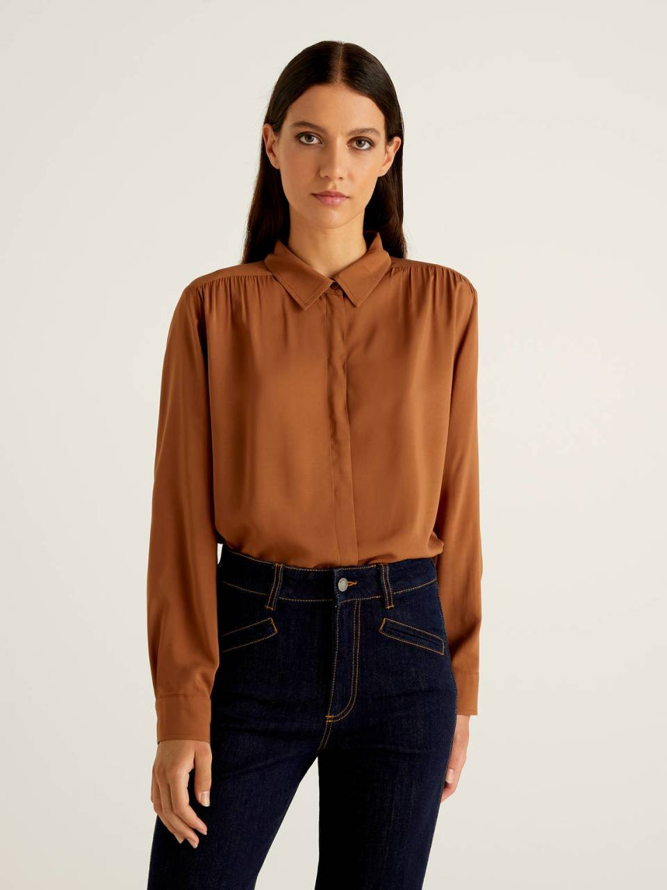 Benetton Flowy shirt with rouching. 1