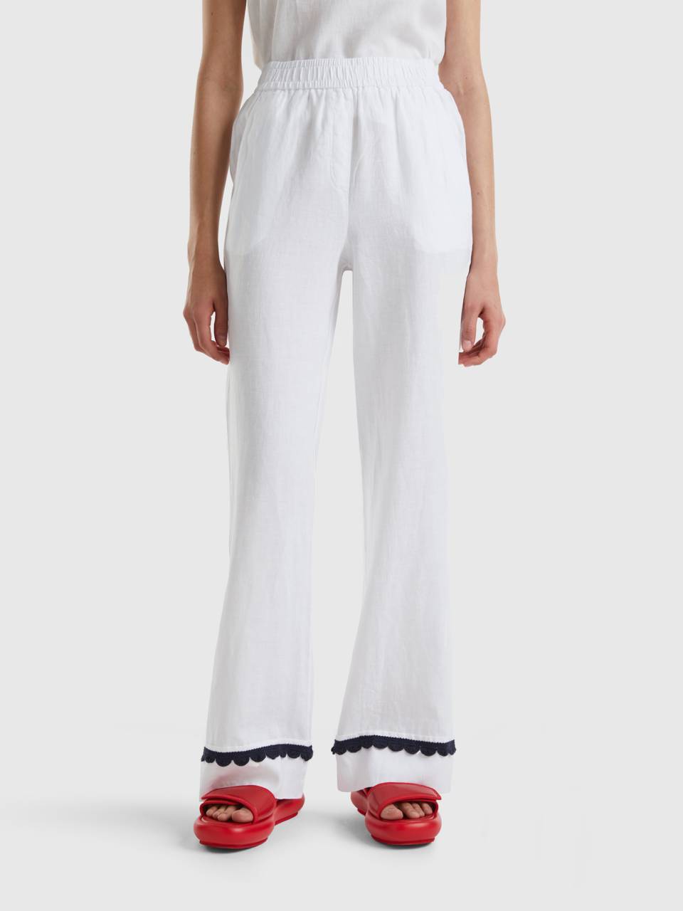 Benetton trousers in pure linen with crochet details. 1