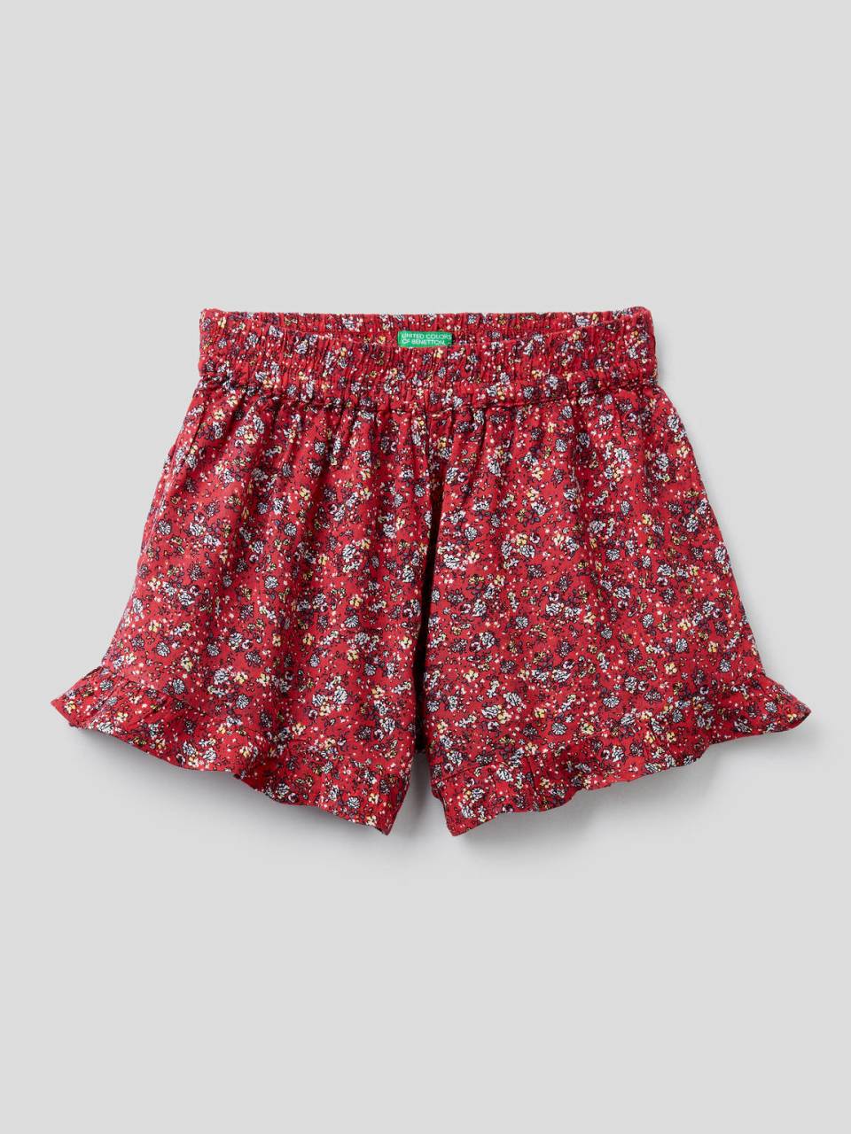 Benetton Flowy shorts with floral print. 1