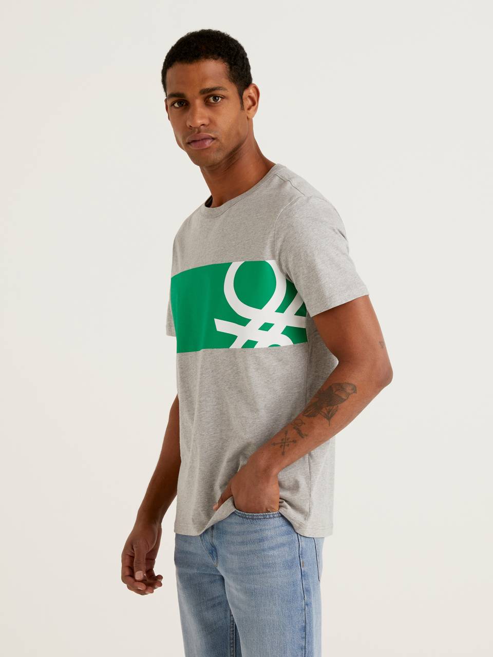 Benetton Gray t-shirt with logo print. 1