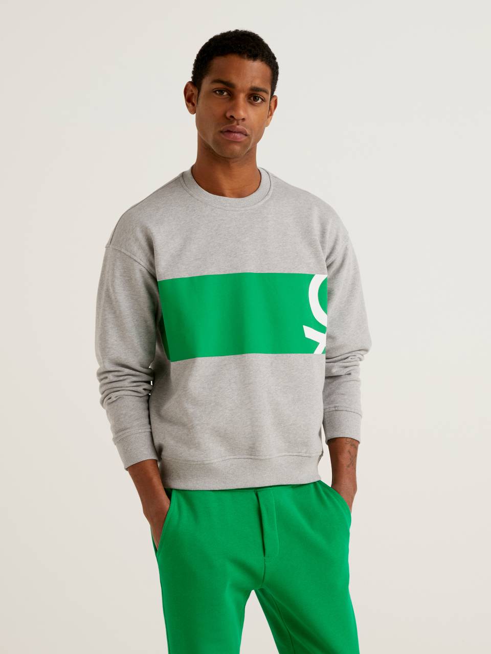 Benetton Crew neck sweatshirt with logo print. 1