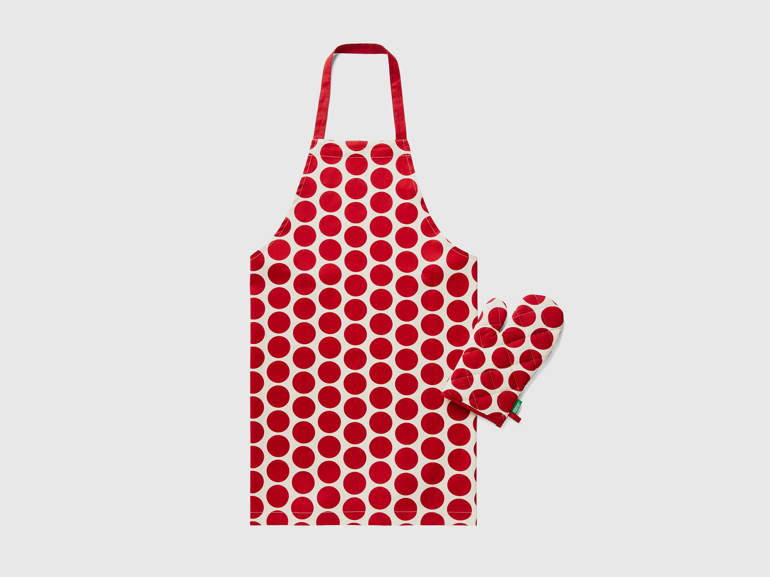 Benetton, Apron And Glove Set In Red Polka Dots, size OS, White, Benetton Home