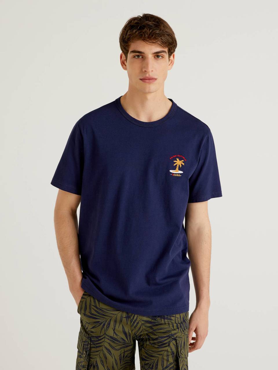 Benetton Pure cotton t-shirt with embroidery. 1