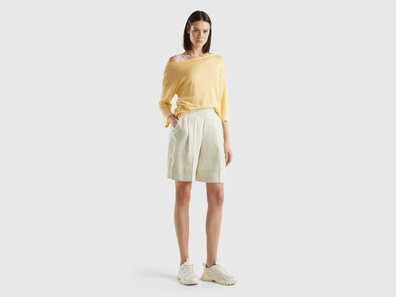 Women\'s Shorts and New | 2024 Bermudas Benetton Collection