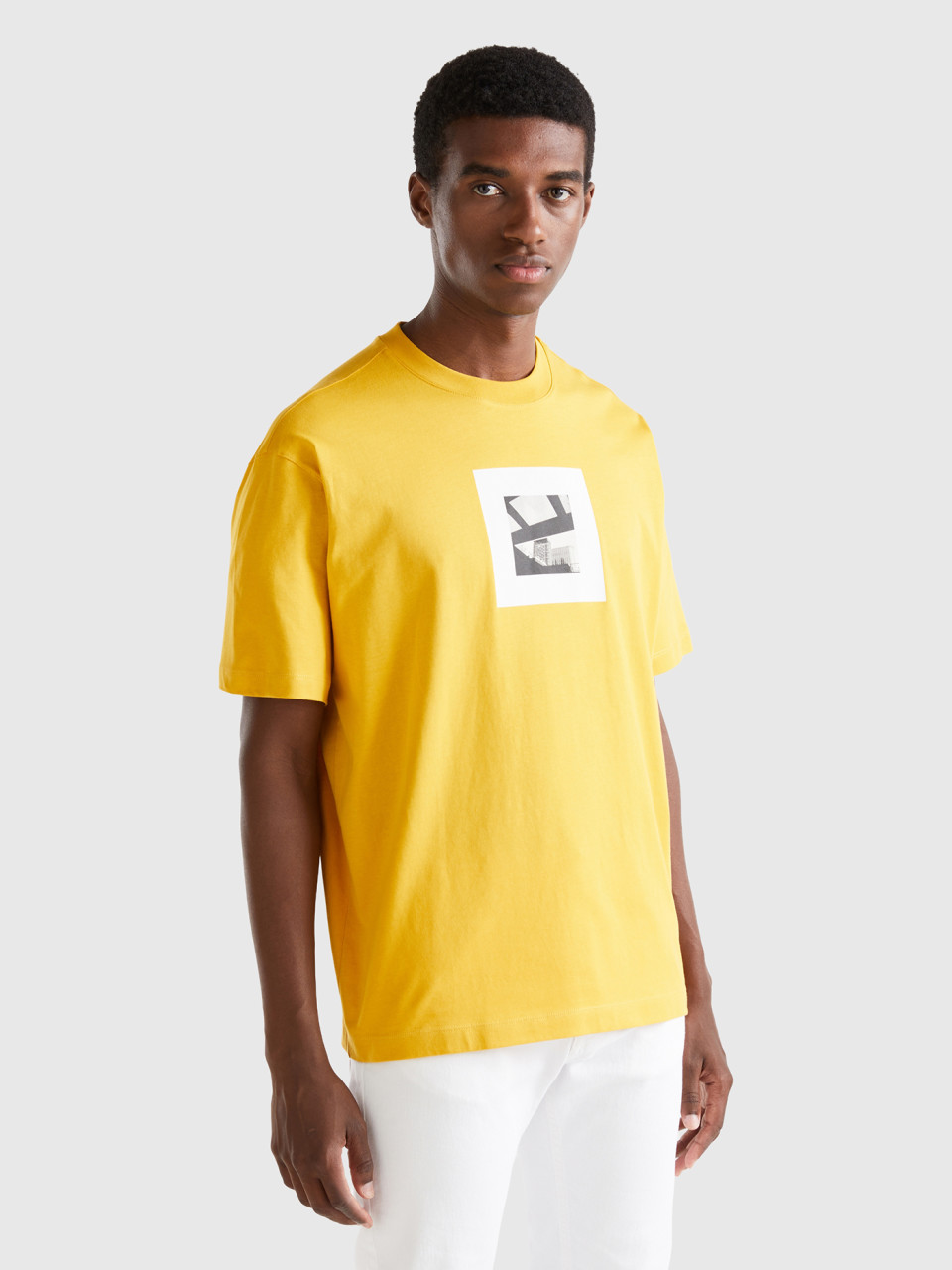 Benetton, Boxy-fit-shirt Mit Print, Gelb, male
