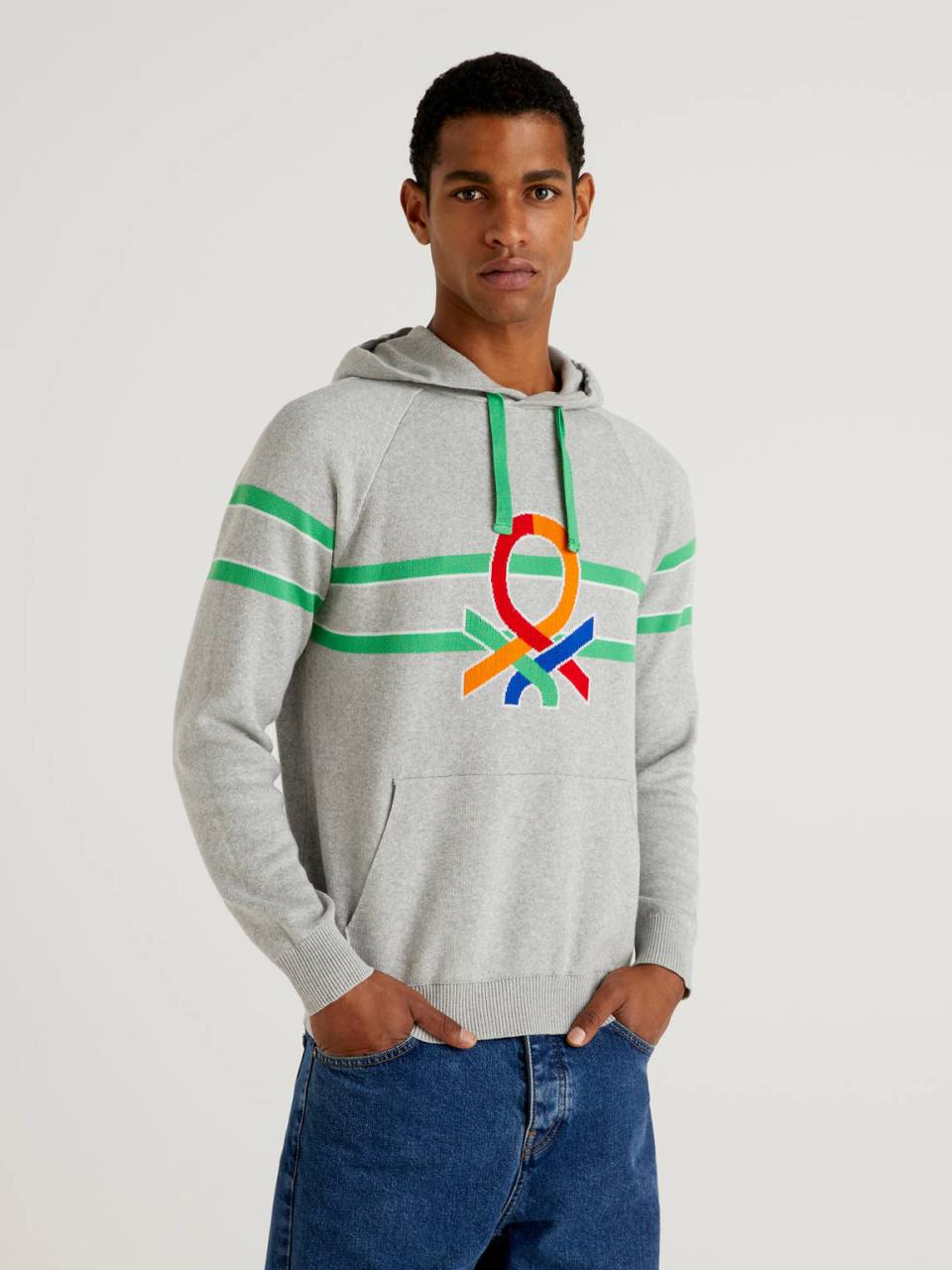 Benetton Sweater with hood and multicolor logo. 1
