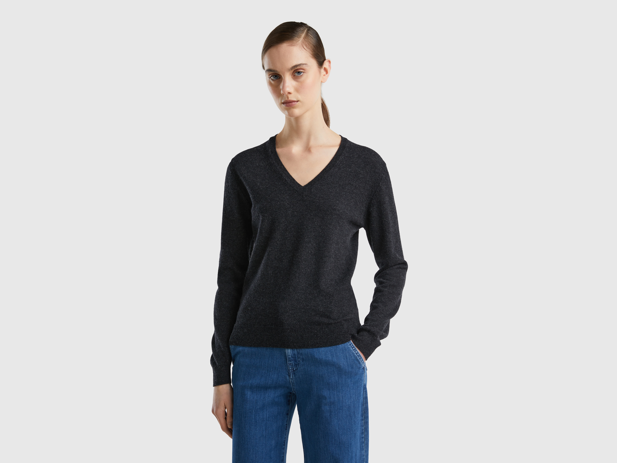 Benetton, Charcoal Gray V-neck Sweater In Pure Merino Wool, size S, Dark Gray, Women