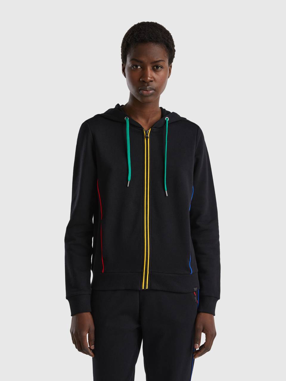 Benetton 100% cotton sweatshirt with zip and hood. 1