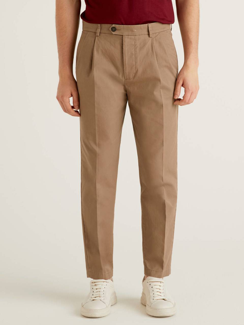 Benetton Carrot fit trousers in 100% cotton. 1