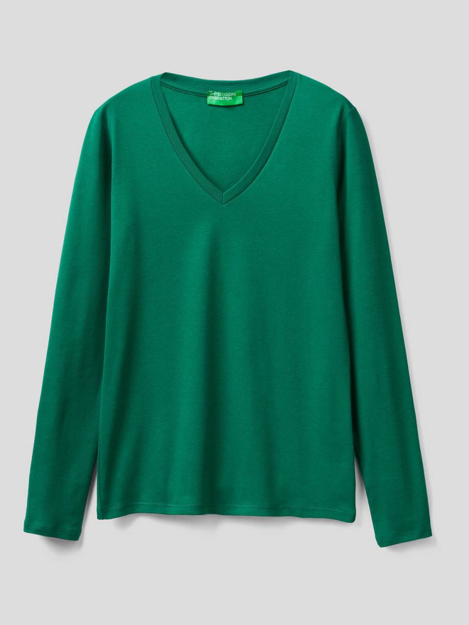 Benetton Long sleeve t-shirt with V-neck. 1