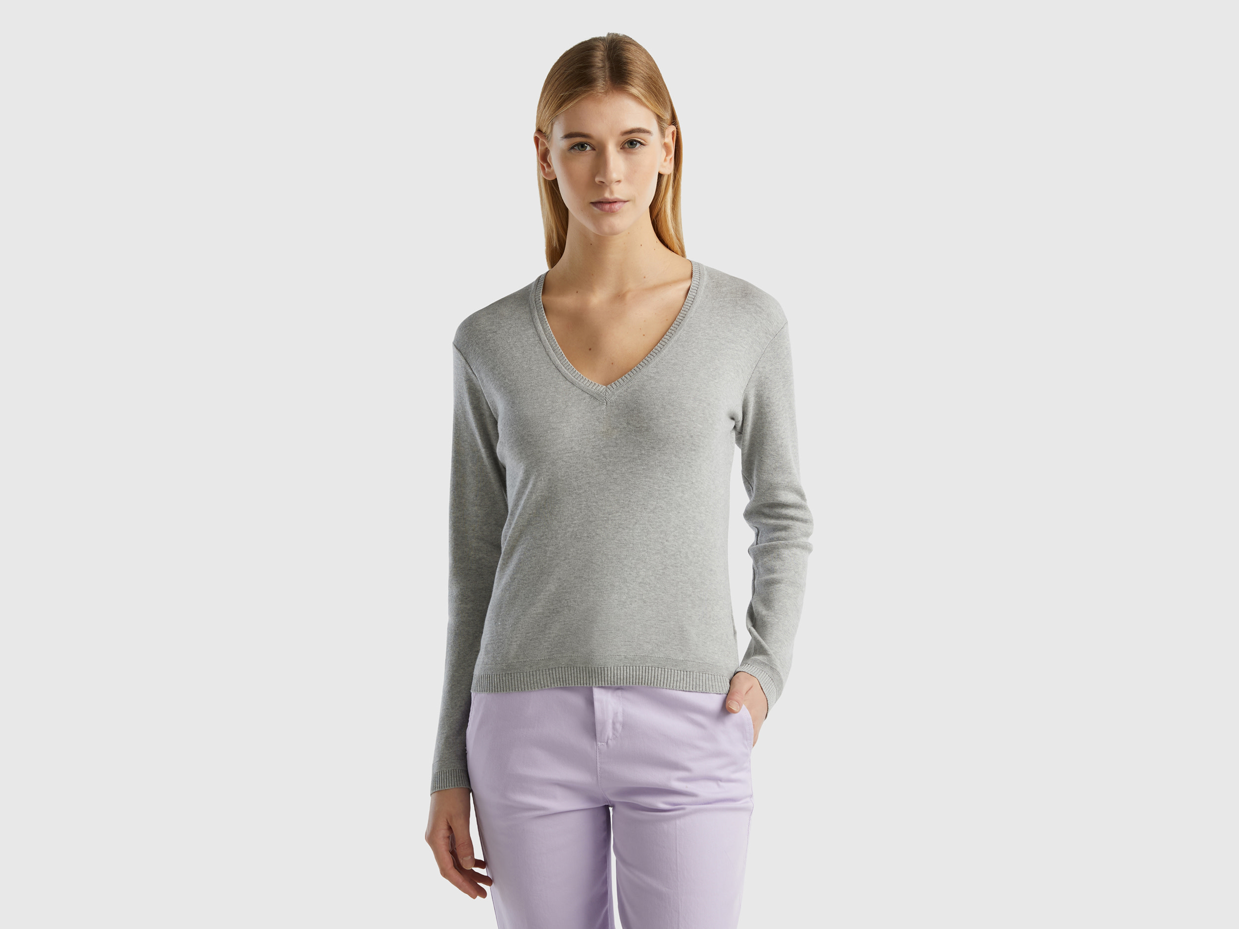 Benetton Online exclusive, Maglia In Puro Cotone Con Scollo A V, Grigio Chiaro, Donna