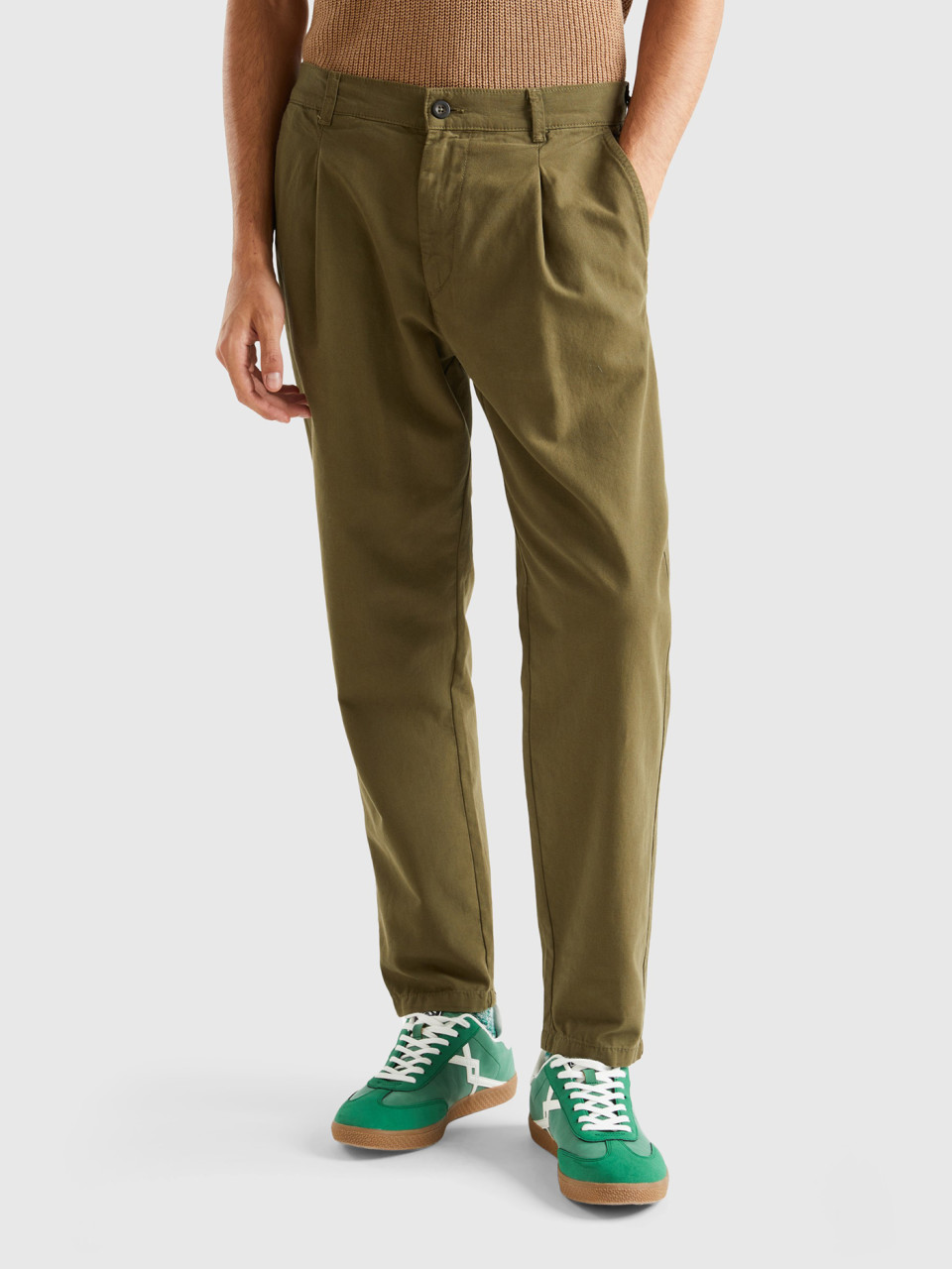 Benetton, Carrot Fit Chinos In Light Cotton, Military Green, Men