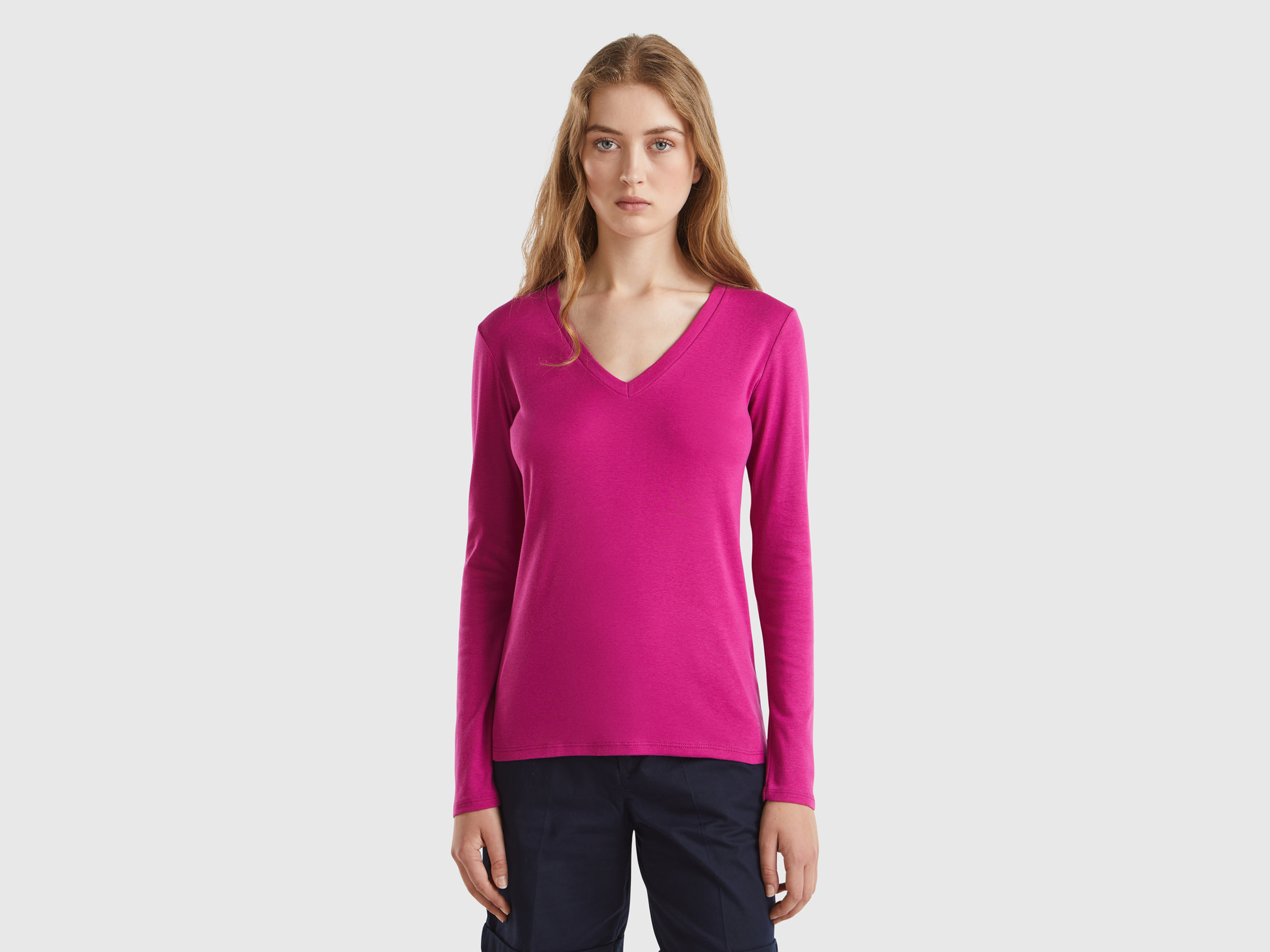 Benetton, T-shirt A Manica Lunga Con Scollo A V, Ciclamino, Donna