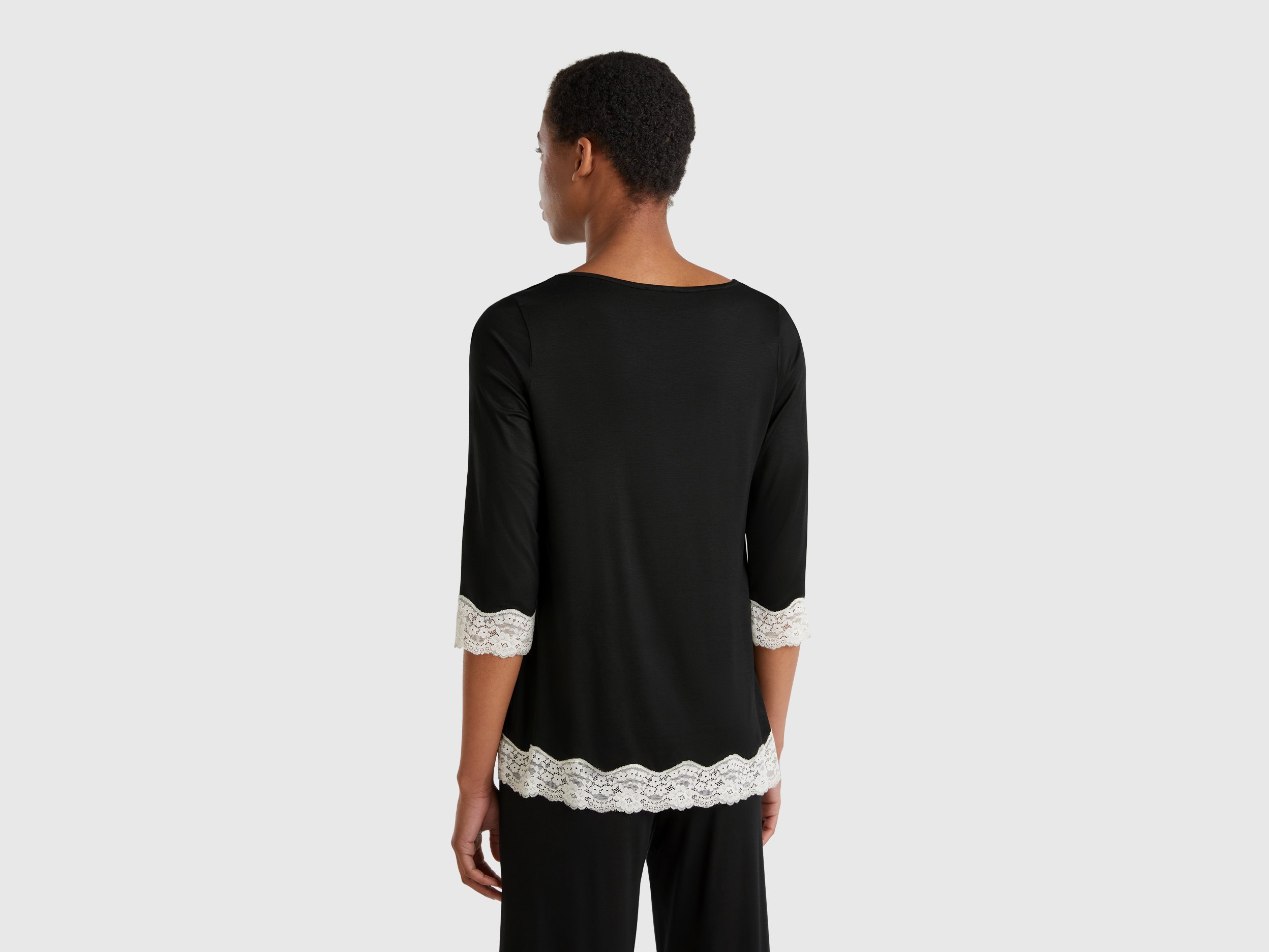 Benetton, Μπλούζα Με Λεπτομέρειες Από Δαντέλα, size M, Μαυρο, Γυναικεία φωτογραφία