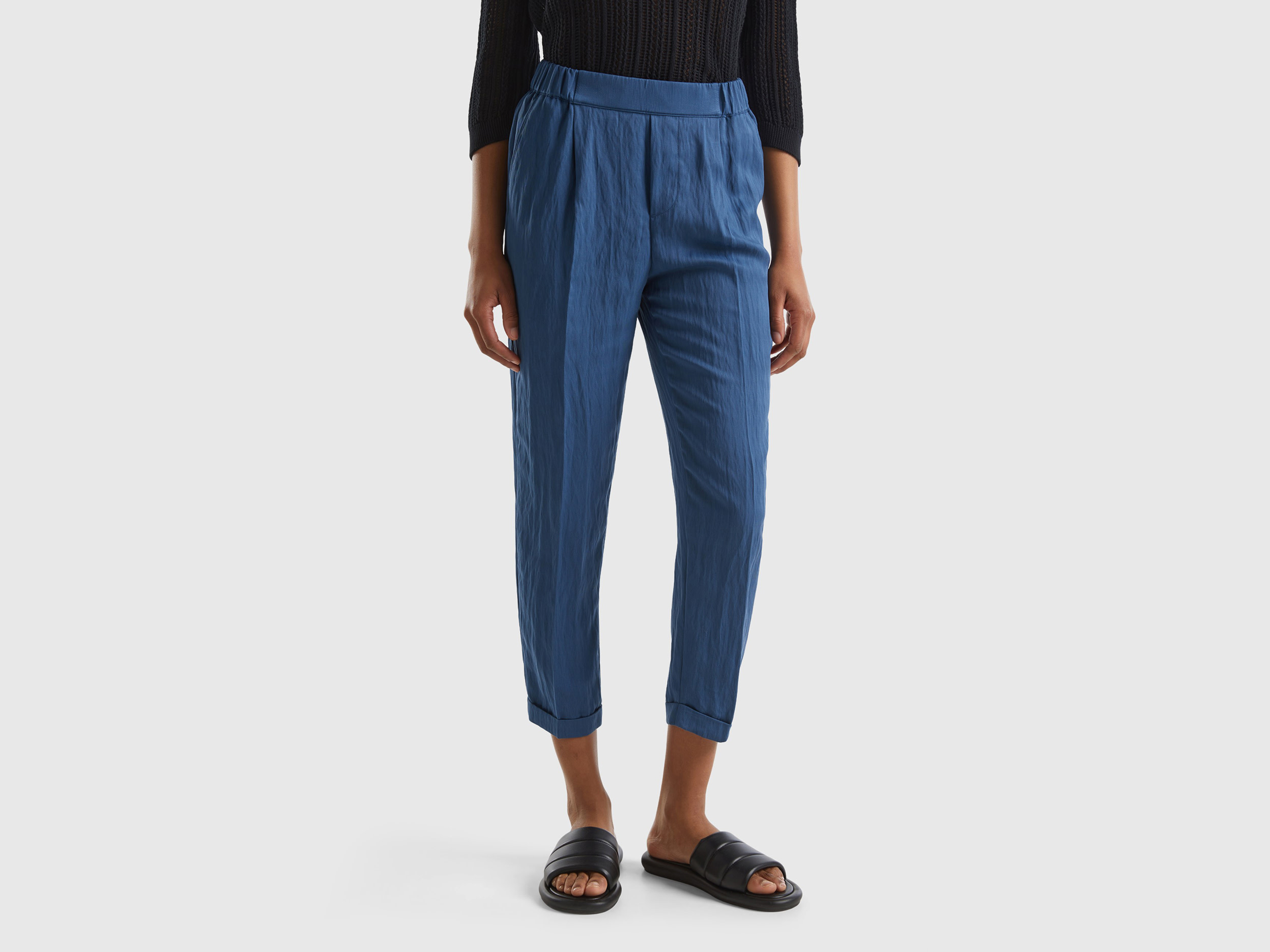Benetton, Pantaloni Con Risvolto In Misto Viscosa Sostenibile, Avio, Donna