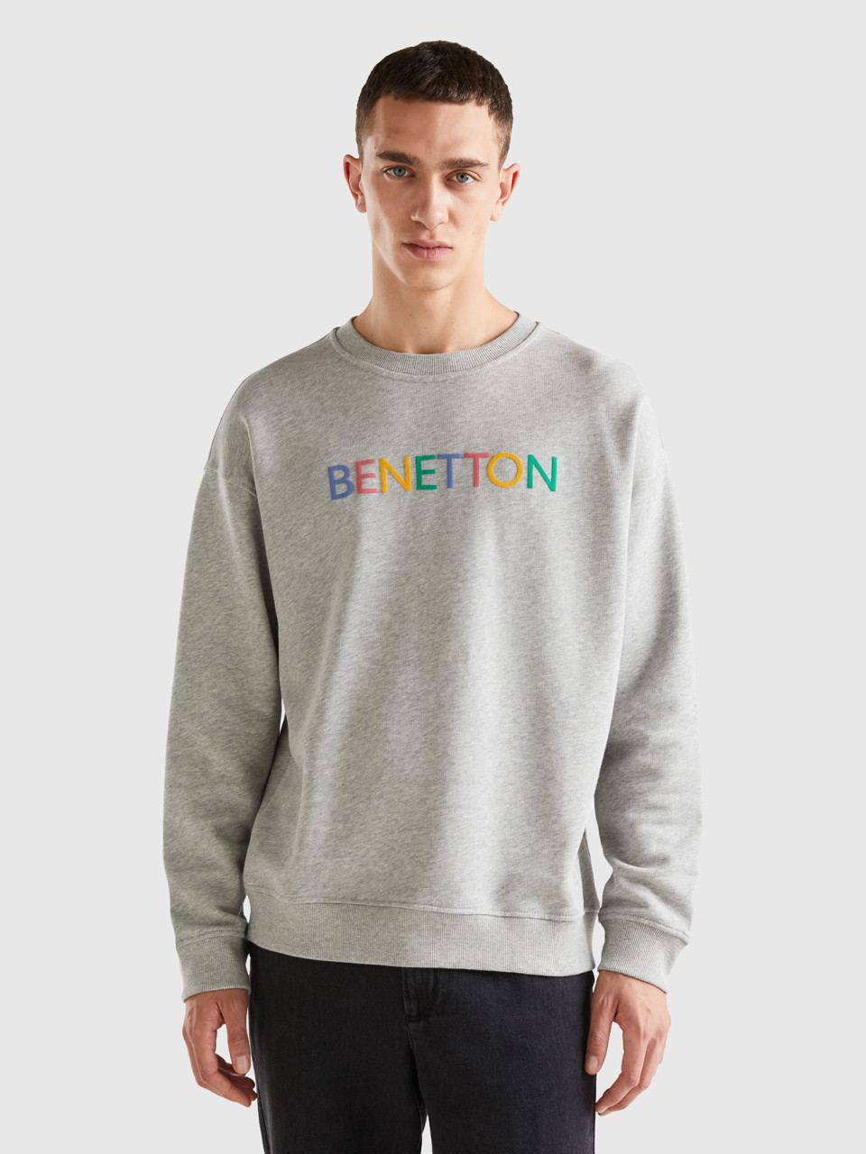Benetton, Sweatshirt Mit Rundausschnitt Und Aufgedrucktem Logo, Hellgrau, male