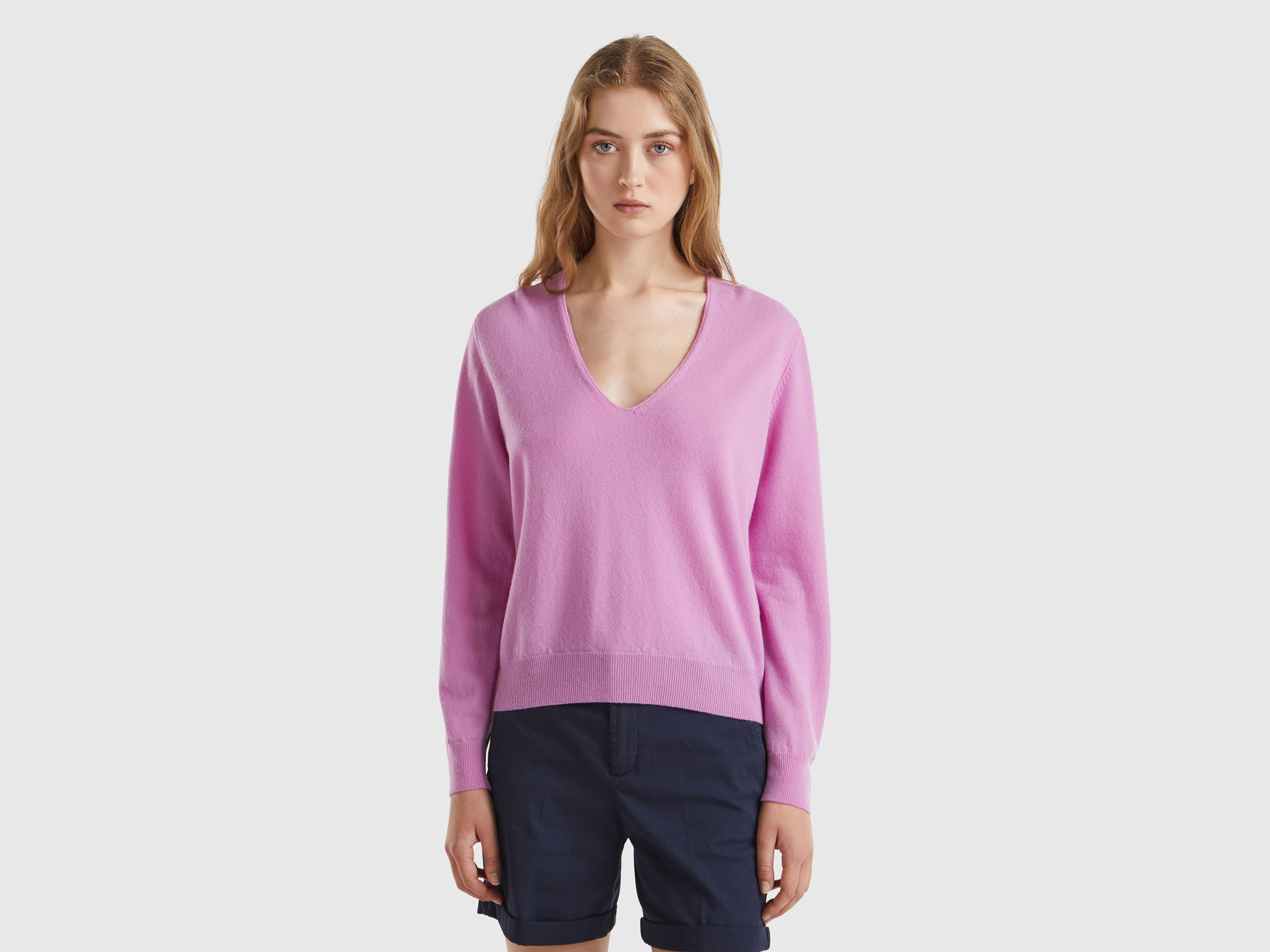Benetton, Maglione Lilla Con Scollo A V In Pura Lana Merino, Lilla, Donna