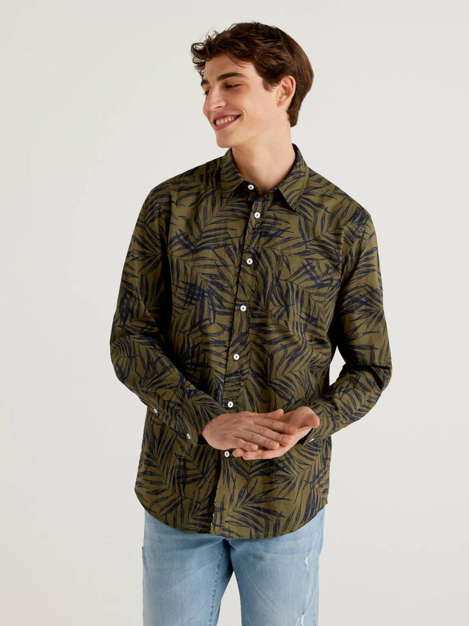 Benetton 100% cotton shirt with botanical print. 1