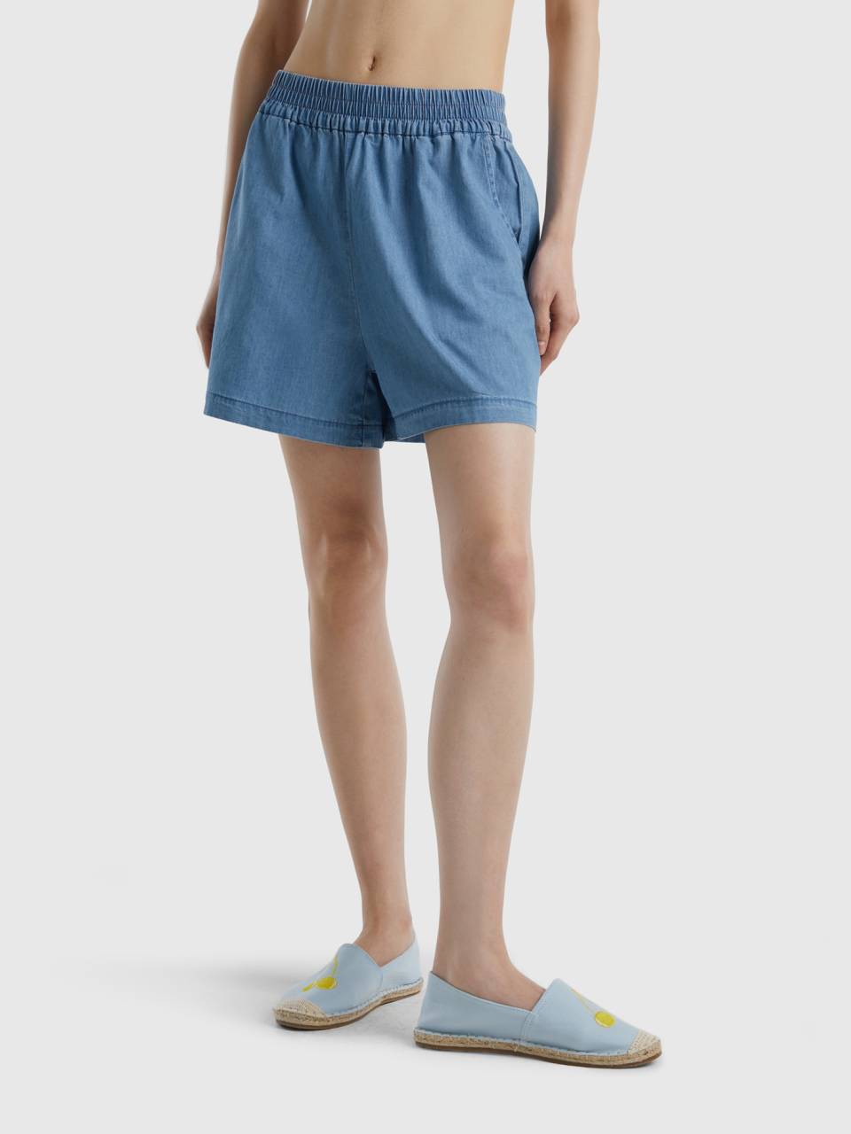 Benetton shorts in chambray. 1
