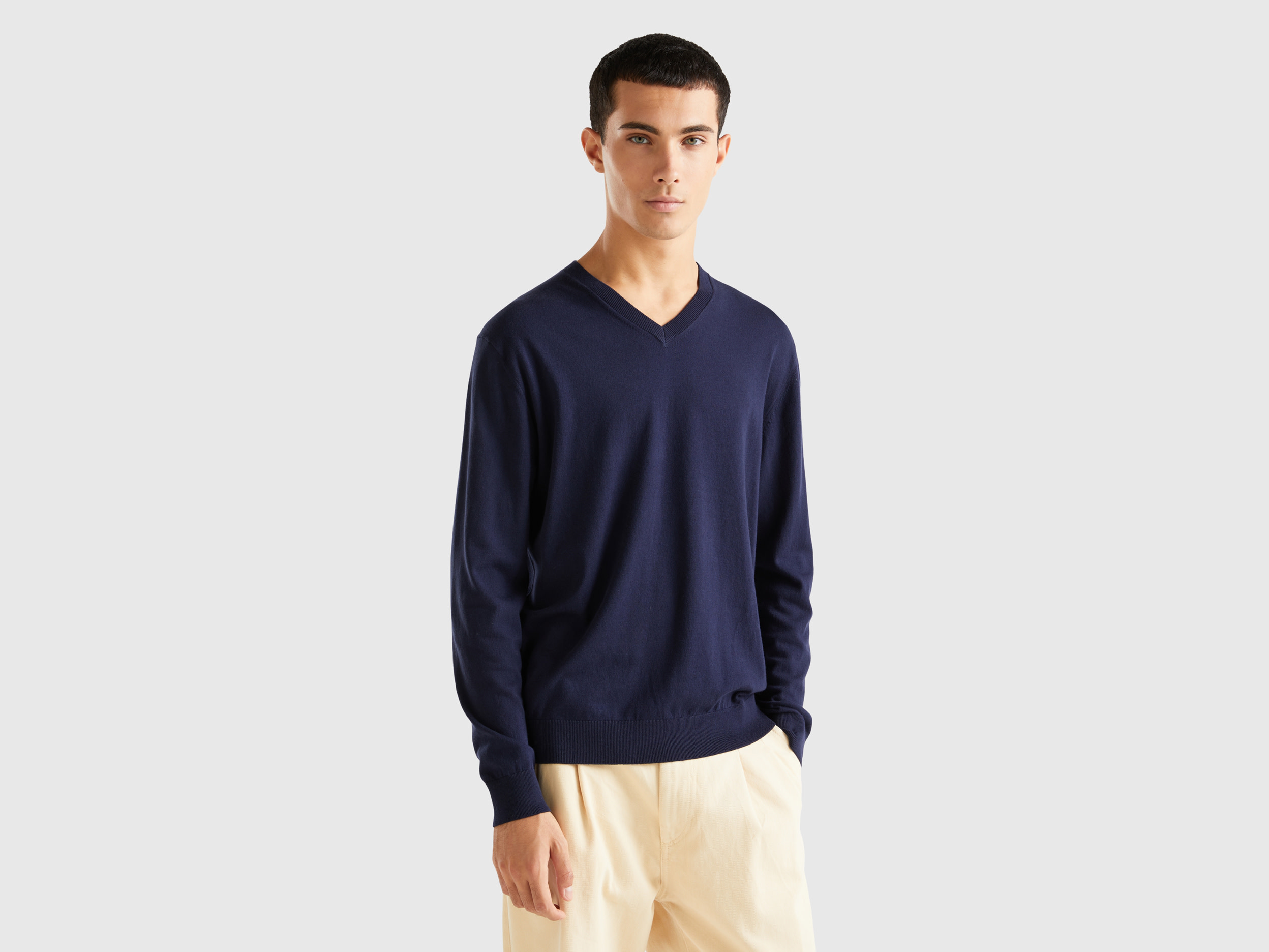 Benetton, Maglia Scollo A V In Misto Cotone Leggero, Blu Scuro, Uomo