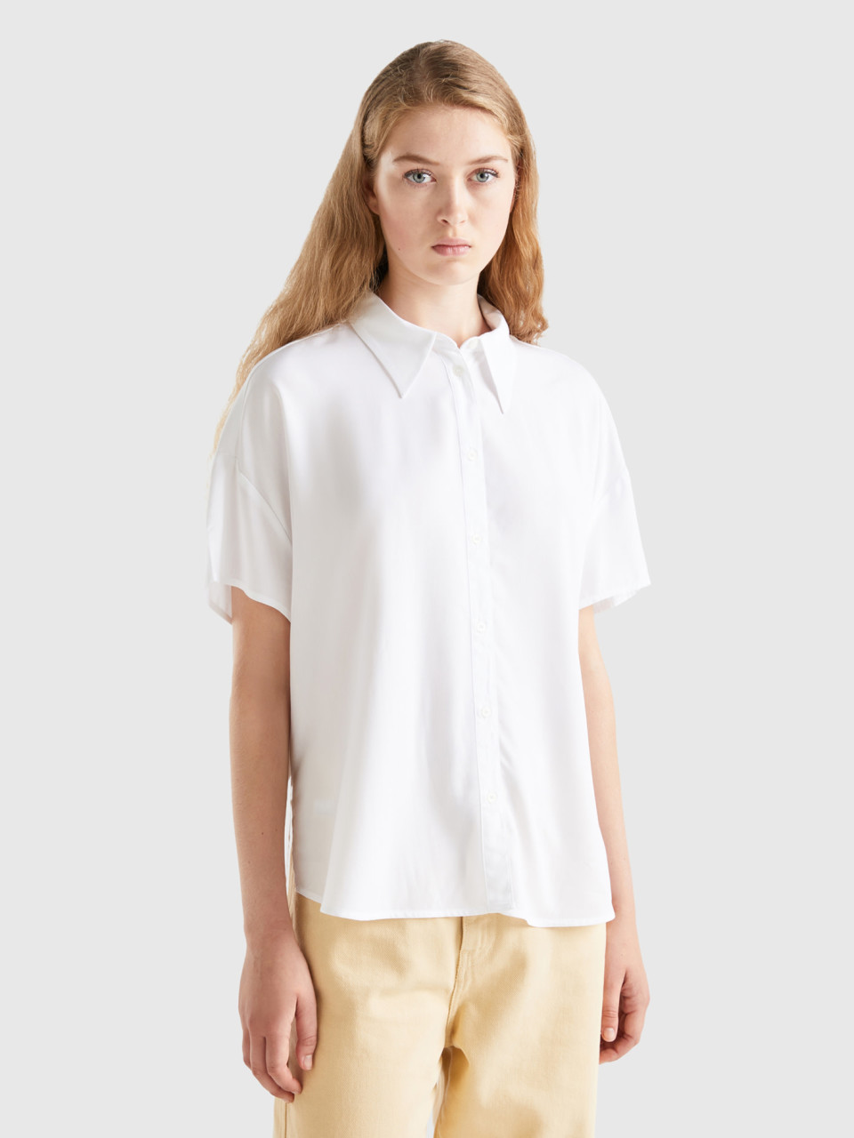 Benetton, Camisa De Manga Corta De Viscosa Sostenible, Blanco, Mujer
